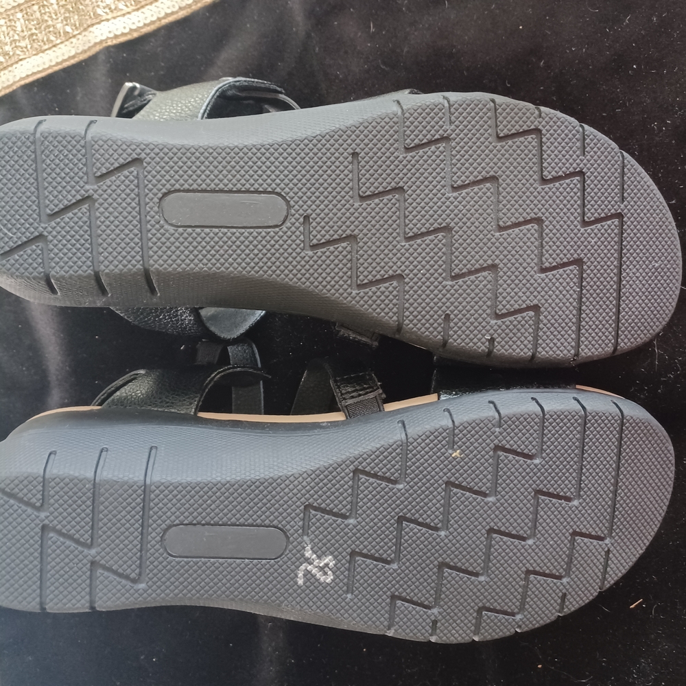 Baretraps Women's Black Sandals With Buckle Strap 8W - Picture 3 of 4